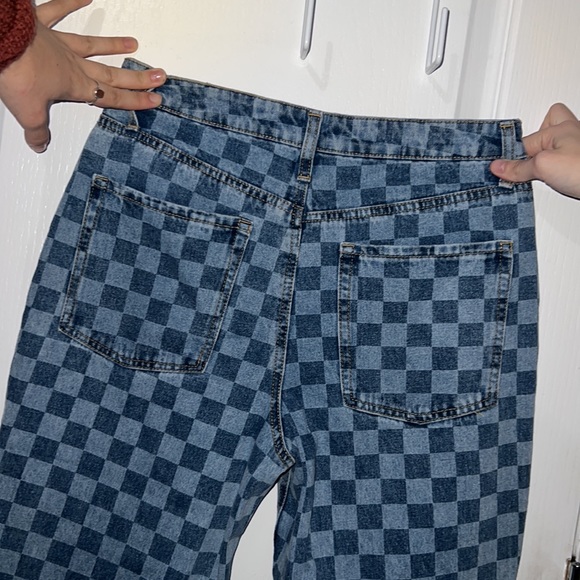COPY - checkered straight leg jeans! high rise:) 🤍🤍 - Picture 4 of 5